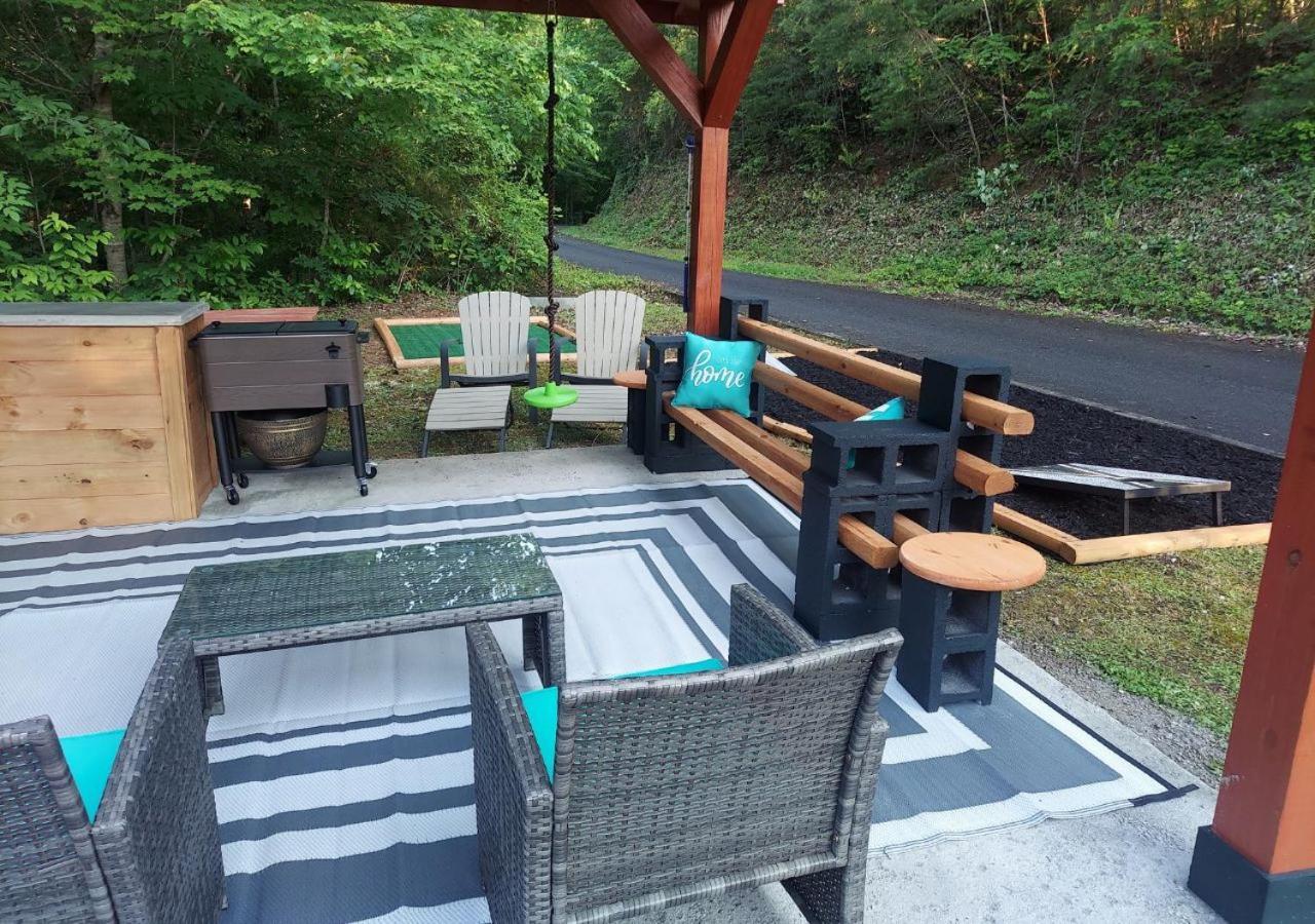 Fabulous Pet-Friendly, Family Cabin With Outdoor Kitchen, Hot Tub, Sauna, Fireplace, Theater Room, Arcade, Pool Table, And Fire Pit Within Minuties Of Dollywood Sevierville Eksteriør billede