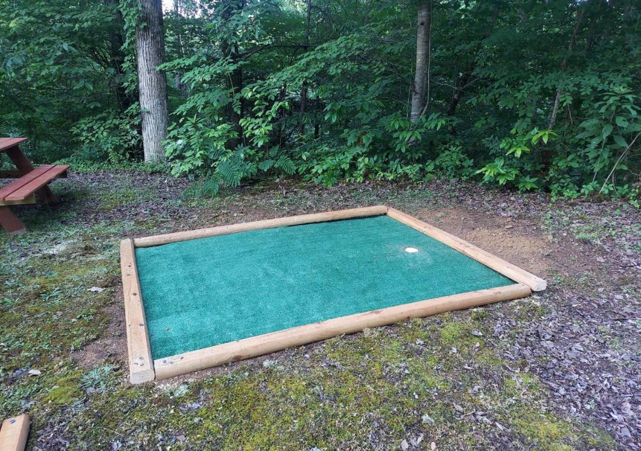 Fabulous Pet-Friendly, Family Cabin With Outdoor Kitchen, Hot Tub, Sauna, Fireplace, Theater Room, Arcade, Pool Table, And Fire Pit Within Minuties Of Dollywood Sevierville Eksteriør billede