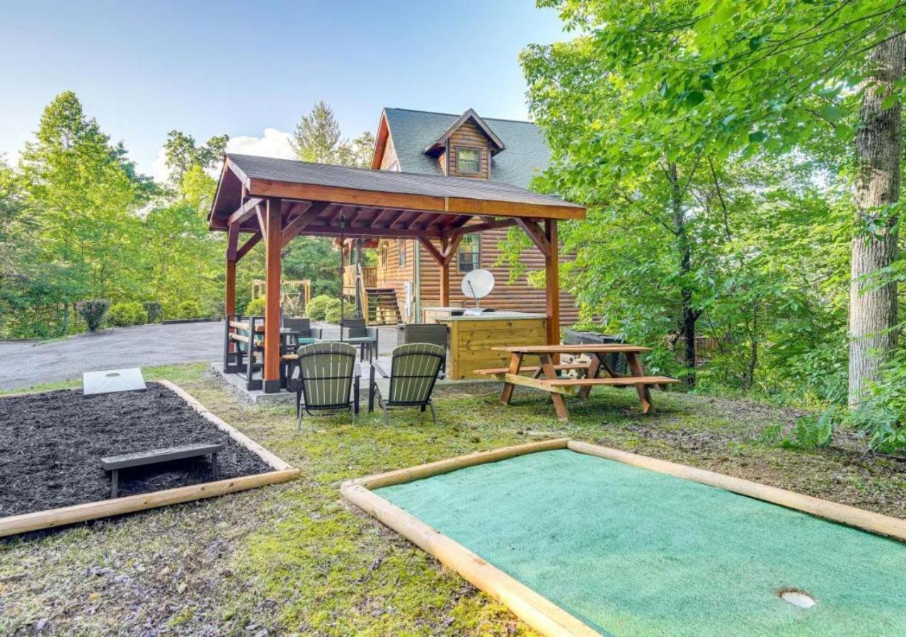 Fabulous Pet-Friendly, Family Cabin With Outdoor Kitchen, Hot Tub, Sauna, Fireplace, Theater Room, Arcade, Pool Table, And Fire Pit Within Minuties Of Dollywood Sevierville Eksteriør billede