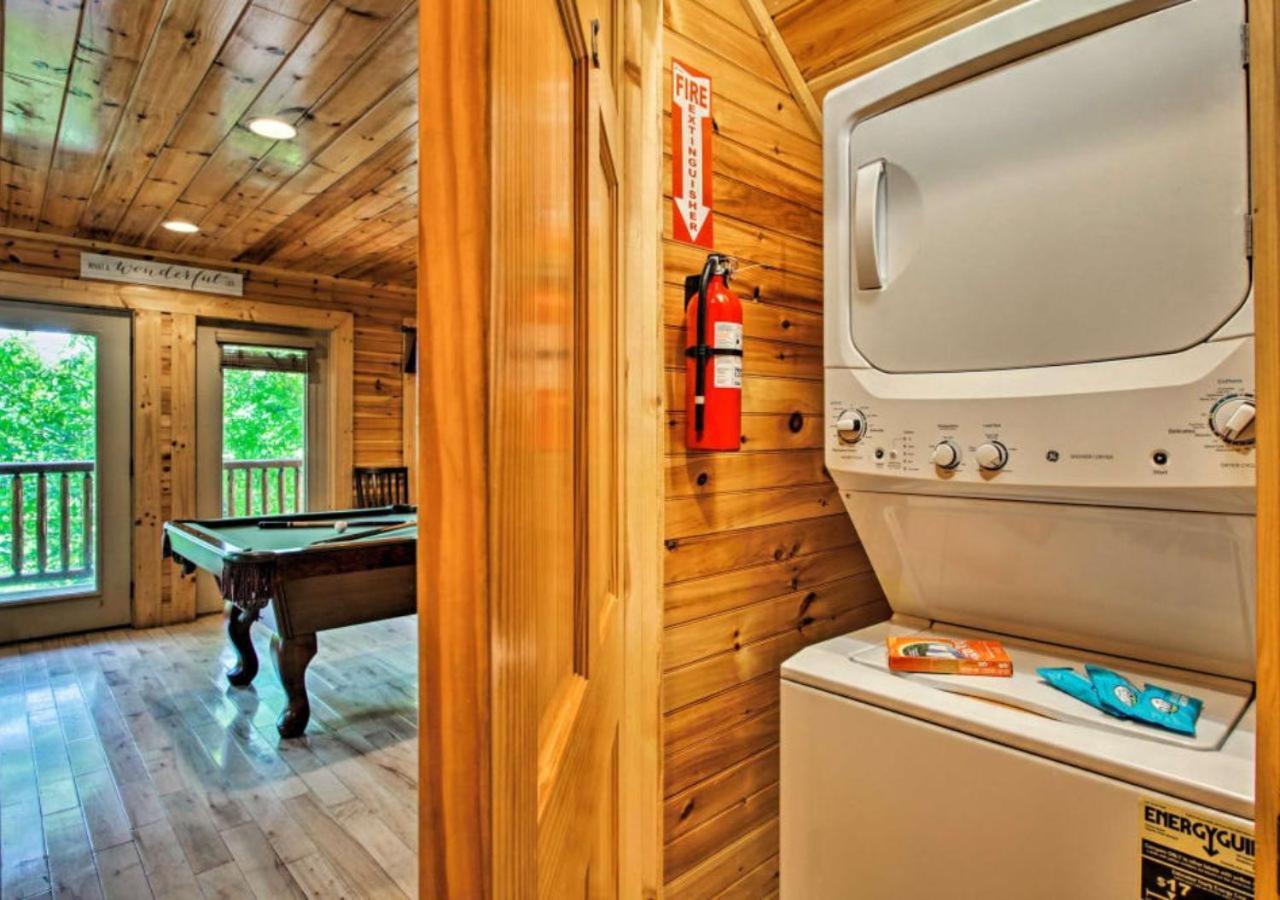 Fabulous Pet-Friendly, Family Cabin With Outdoor Kitchen, Hot Tub, Sauna, Fireplace, Theater Room, Arcade, Pool Table, And Fire Pit Within Minuties Of Dollywood Sevierville Eksteriør billede