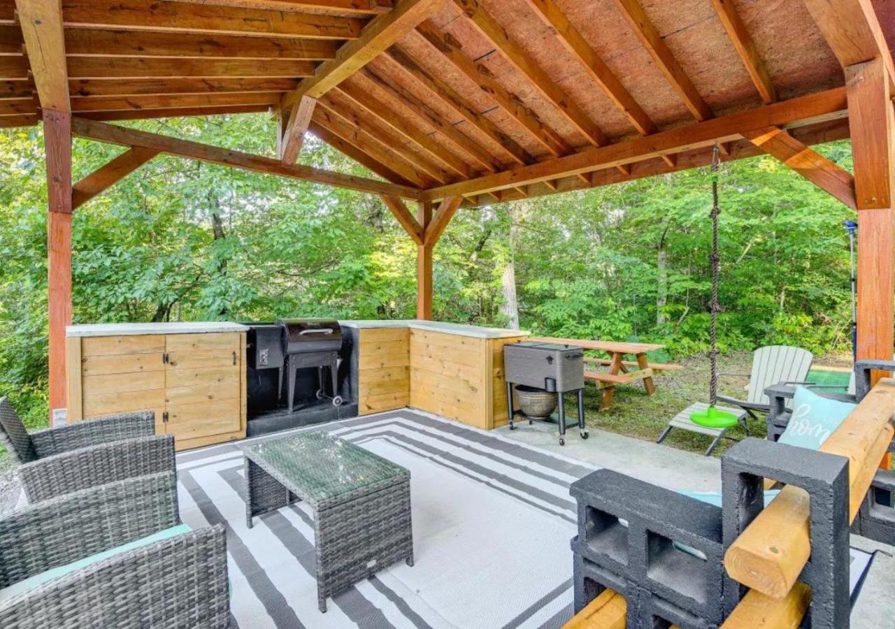 Fabulous Pet-Friendly, Family Cabin With Outdoor Kitchen, Hot Tub, Sauna, Fireplace, Theater Room, Arcade, Pool Table, And Fire Pit Within Minuties Of Dollywood Sevierville Eksteriør billede