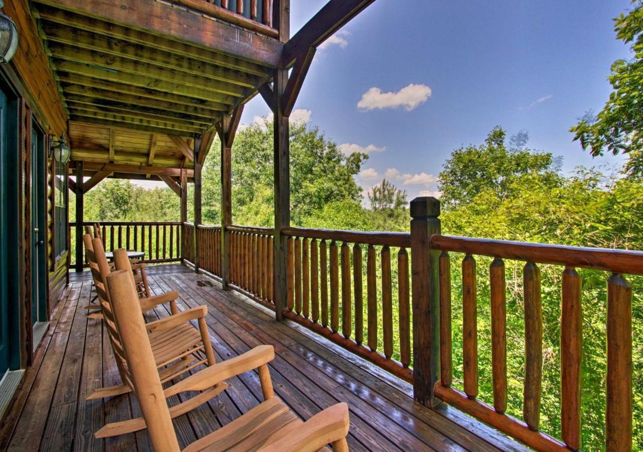 Fabulous Pet-Friendly, Family Cabin With Outdoor Kitchen, Hot Tub, Sauna, Fireplace, Theater Room, Arcade, Pool Table, And Fire Pit Within Minuties Of Dollywood Sevierville Eksteriør billede