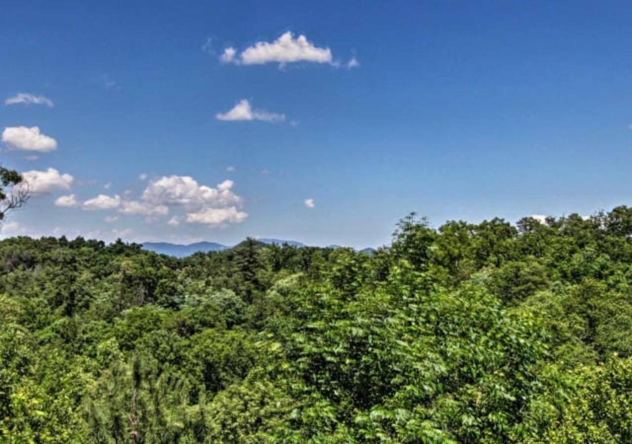 Fabulous Pet-Friendly, Family Cabin With Outdoor Kitchen, Hot Tub, Sauna, Fireplace, Theater Room, Arcade, Pool Table, And Fire Pit Within Minuties Of Dollywood Sevierville Eksteriør billede