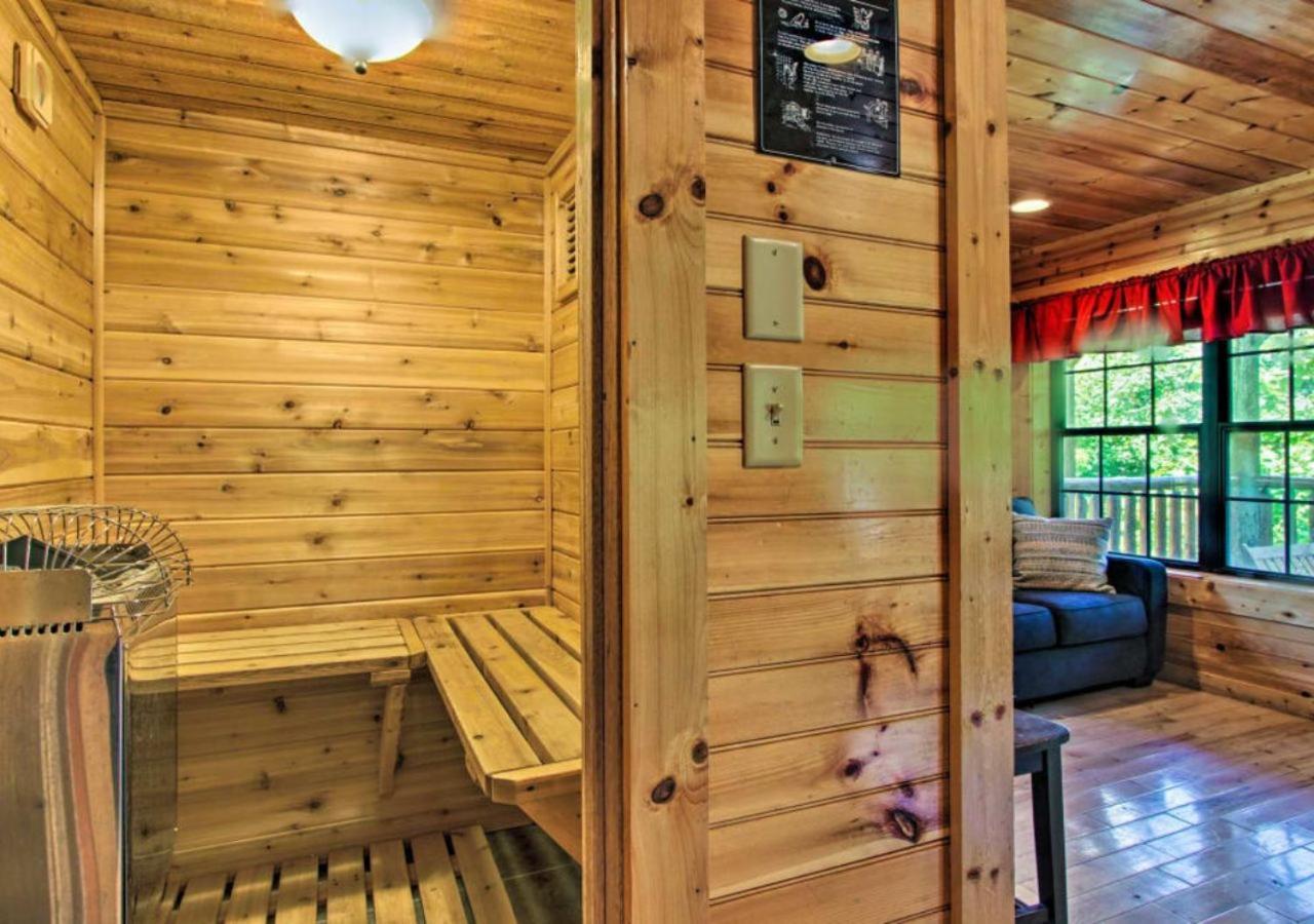 Fabulous Pet-Friendly, Family Cabin With Outdoor Kitchen, Hot Tub, Sauna, Fireplace, Theater Room, Arcade, Pool Table, And Fire Pit Within Minuties Of Dollywood Sevierville Eksteriør billede