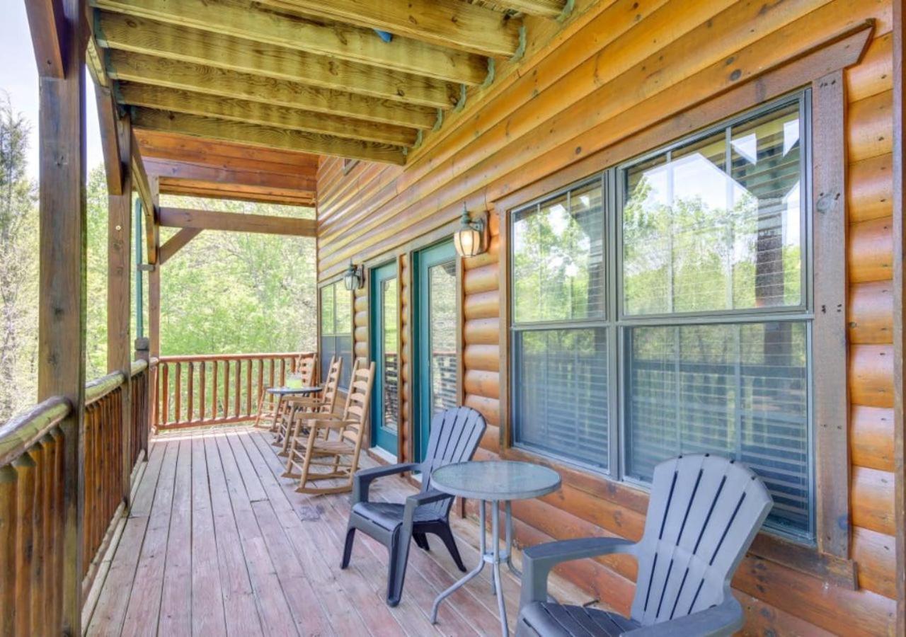 Fabulous Pet-Friendly, Family Cabin With Outdoor Kitchen, Hot Tub, Sauna, Fireplace, Theater Room, Arcade, Pool Table, And Fire Pit Within Minuties Of Dollywood Sevierville Eksteriør billede