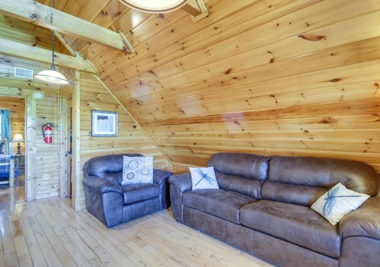 Fabulous Pet-Friendly, Family Cabin With Outdoor Kitchen, Hot Tub, Sauna, Fireplace, Theater Room, Arcade, Pool Table, And Fire Pit Within Minuties Of Dollywood Sevierville Eksteriør billede