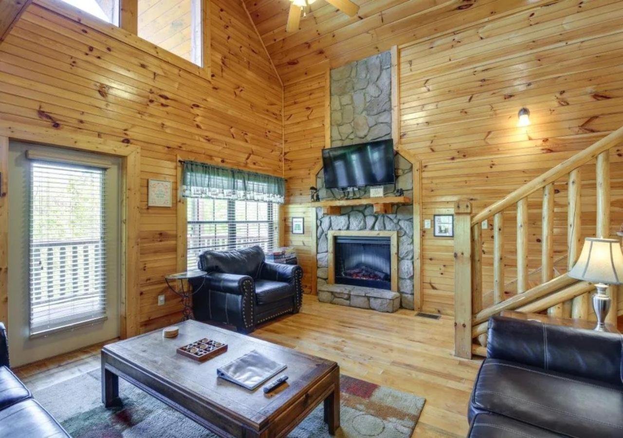 Fabulous Pet-Friendly, Family Cabin With Outdoor Kitchen, Hot Tub, Sauna, Fireplace, Theater Room, Arcade, Pool Table, And Fire Pit Within Minuties Of Dollywood Sevierville Eksteriør billede