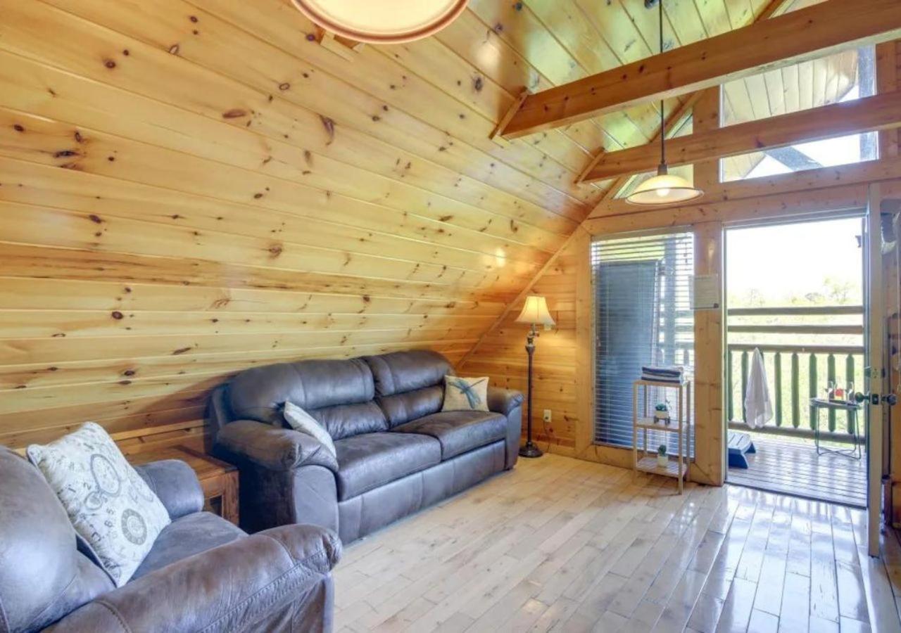 Fabulous Pet-Friendly, Family Cabin With Outdoor Kitchen, Hot Tub, Sauna, Fireplace, Theater Room, Arcade, Pool Table, And Fire Pit Within Minuties Of Dollywood Sevierville Eksteriør billede