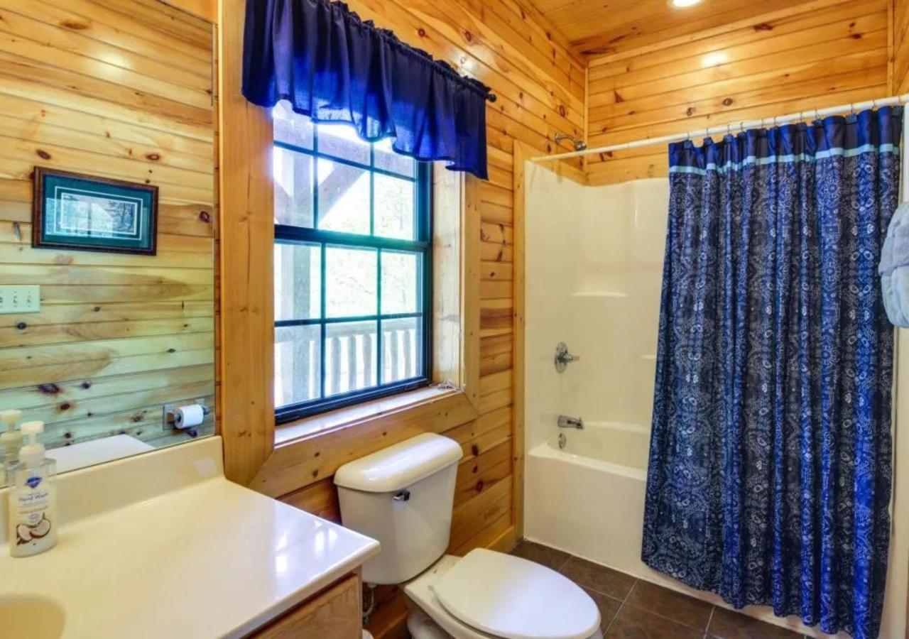 Fabulous Pet-Friendly, Family Cabin With Outdoor Kitchen, Hot Tub, Sauna, Fireplace, Theater Room, Arcade, Pool Table, And Fire Pit Within Minuties Of Dollywood Sevierville Eksteriør billede
